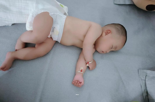 攸县宝宝总是摇头怎么回事